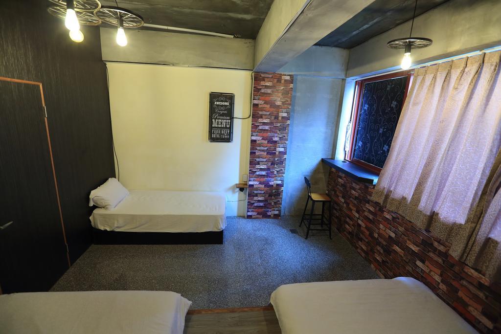 羅東夜市 工業loft旅宿 Loft House Luodong Exterior foto
